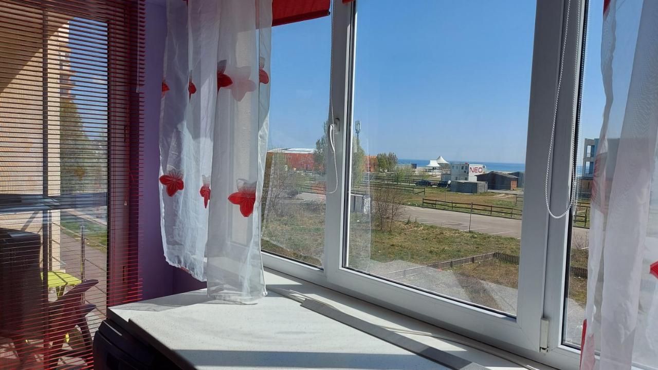 Summerland Seaview Apartament *