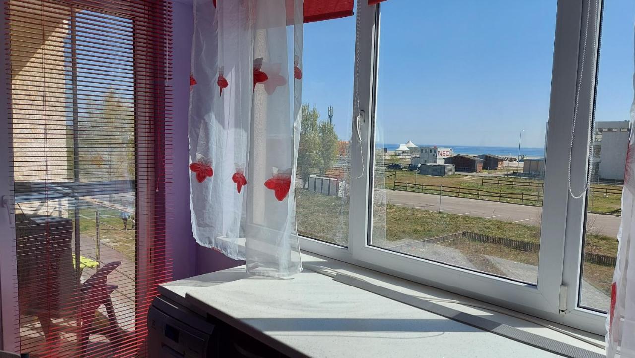 Summerland Seaview Apartament *