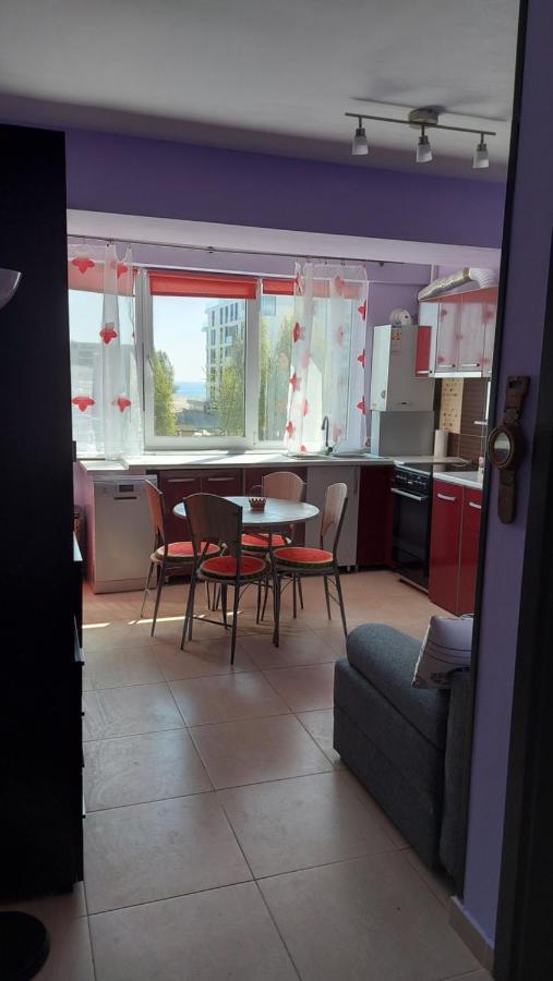 Summerland Seaview Apartament *