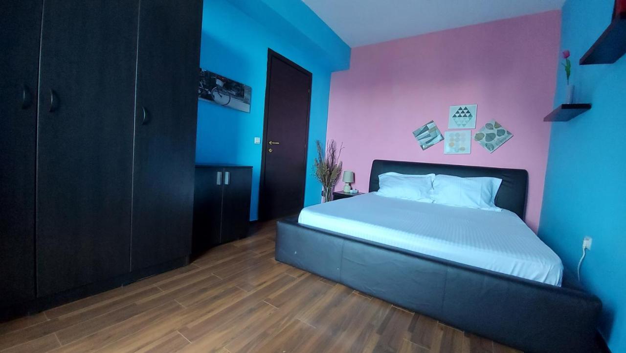 Summerland Seaview Apartament
